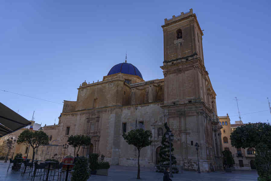 Alicante - Elche 05 - basílica de Santa María.jpg